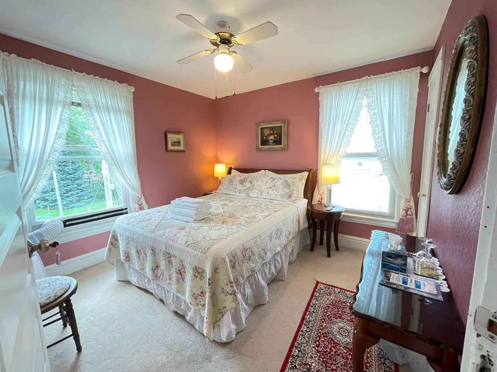 Strathaird Bed And Breakfast Niagara Falls Exteriör bild